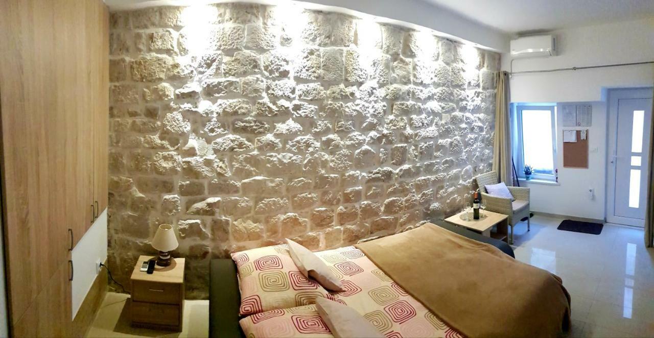 Studio Apartment Legcevic Kaštela Buitenkant foto