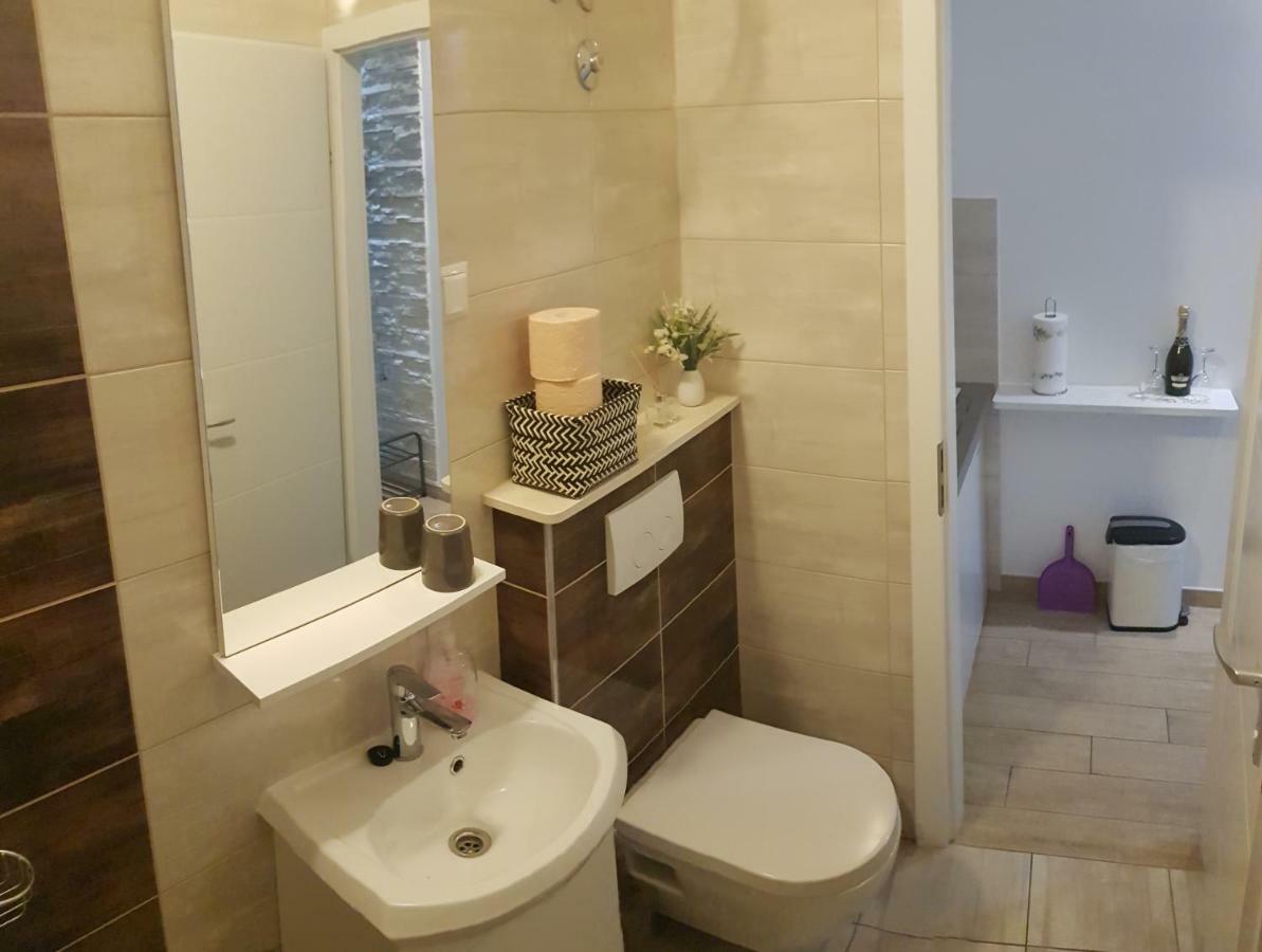 Studio Apartment Legcevic Kaštela Buitenkant foto