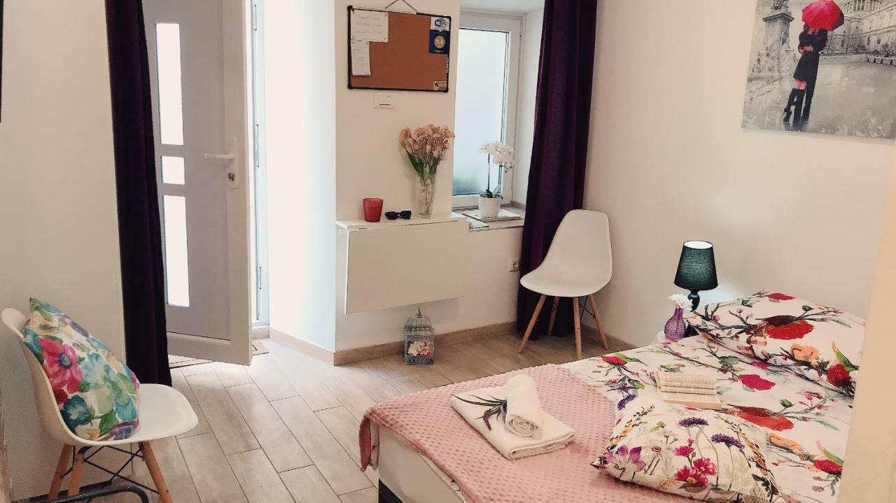 Studio Apartment Legcevic Kaštela Buitenkant foto