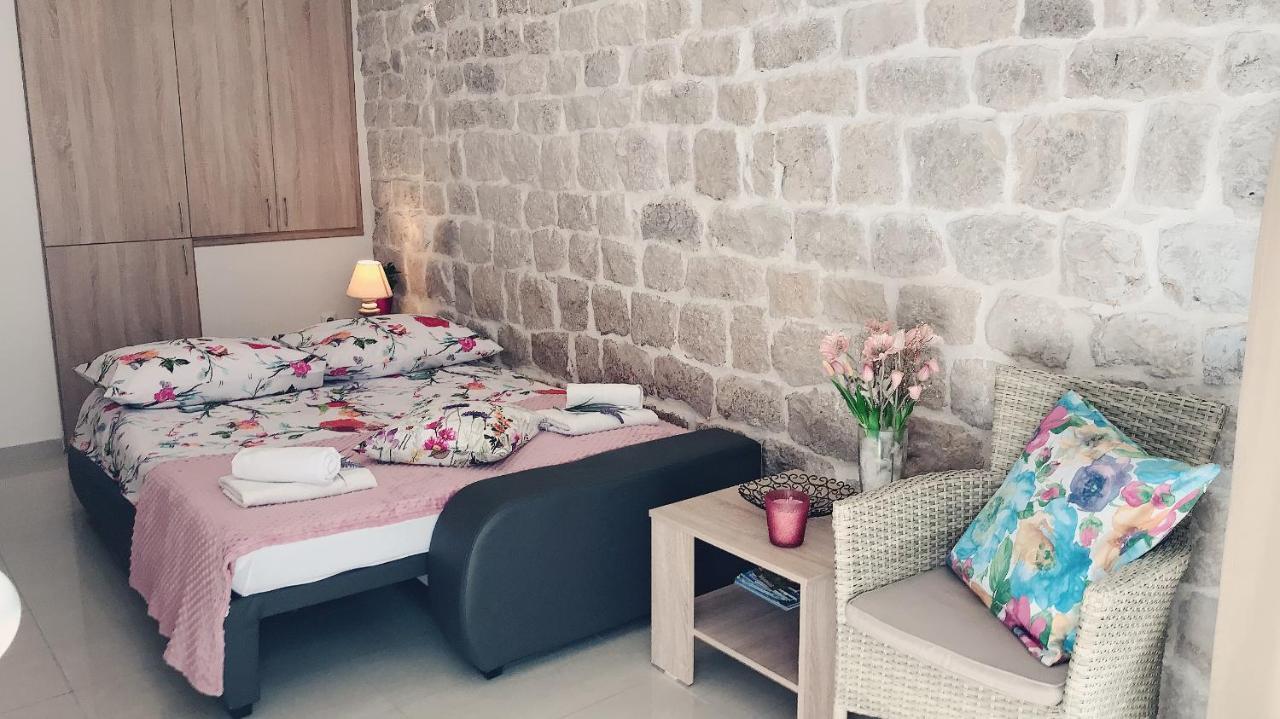 Studio Apartment Legcevic Kaštela Buitenkant foto